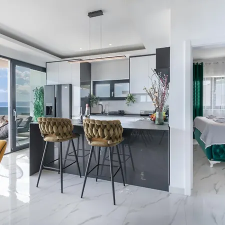 Lux Penthouse Panoramic View With Jacuzzi Apartment Makarska Exterior photo