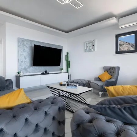 Lux Penthouse Panoramic View With Jacuzzi Apartment Makarska Exterior photo